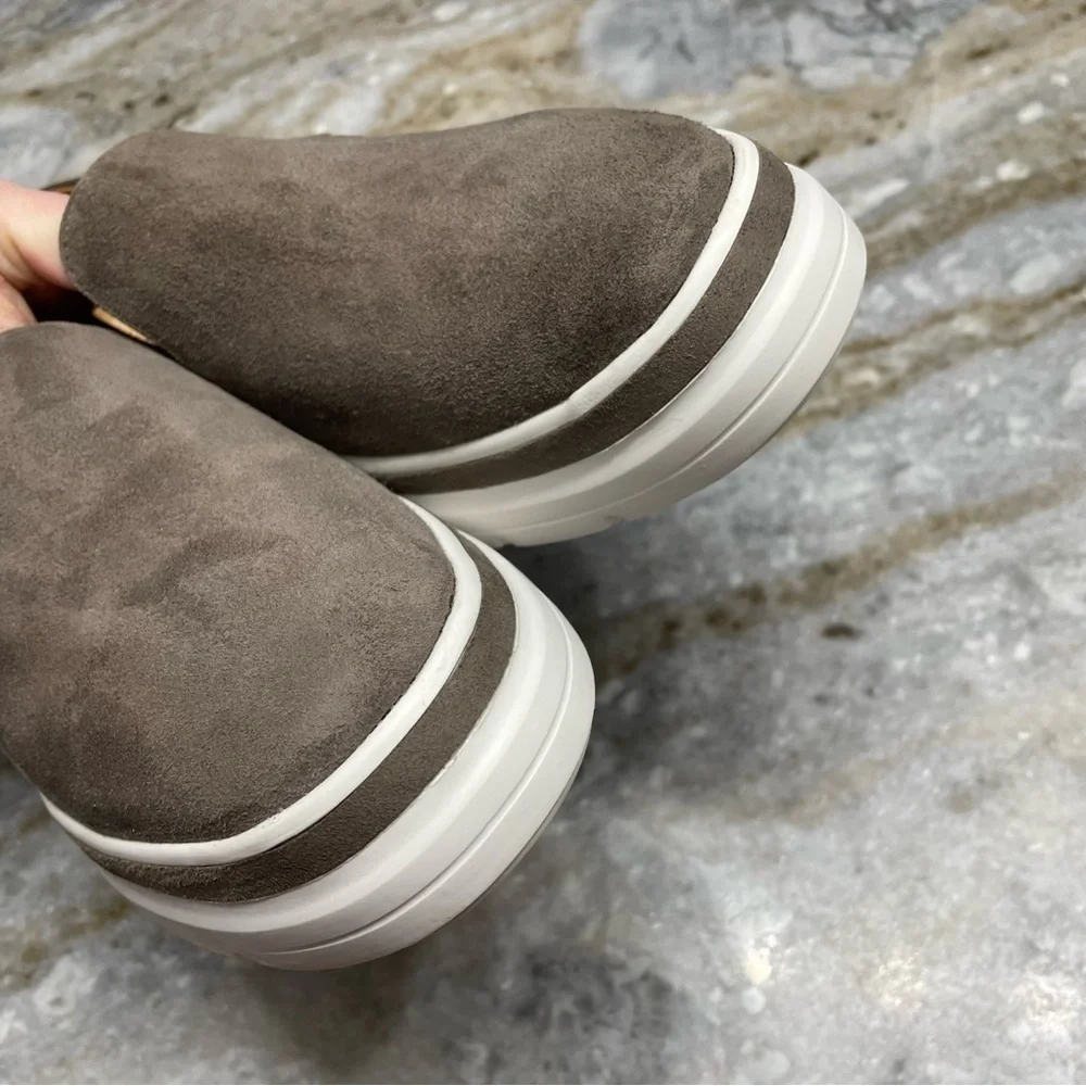 BILL BLASS Sutton Suede Sneaker in Cement Size 9.5